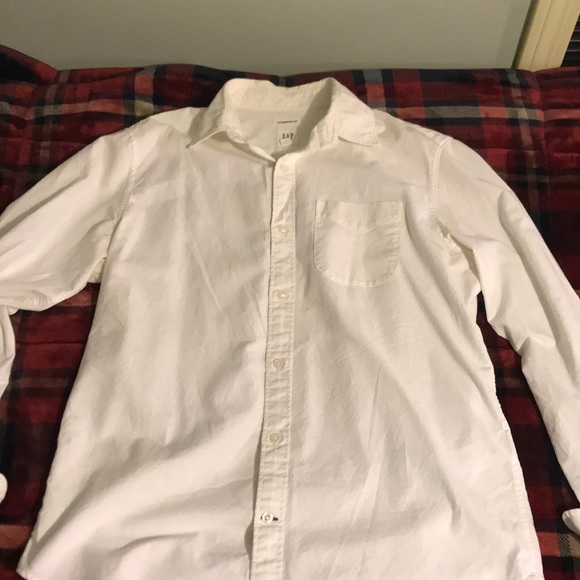 Two button down shirts - Picture 2 of 3